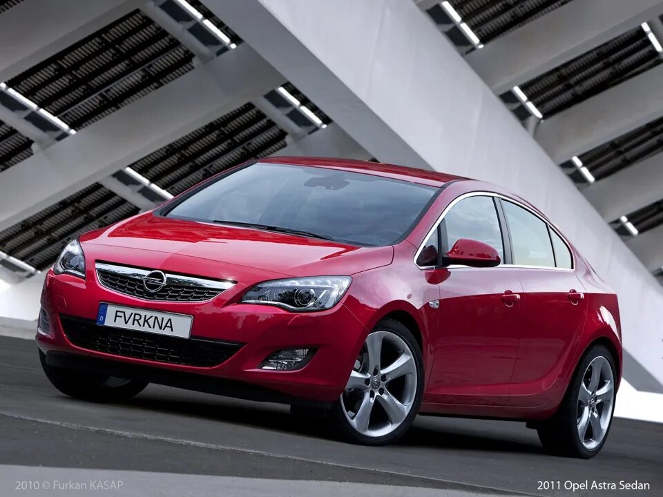 Opel Astra j 2010. Opel Astra j 2011.