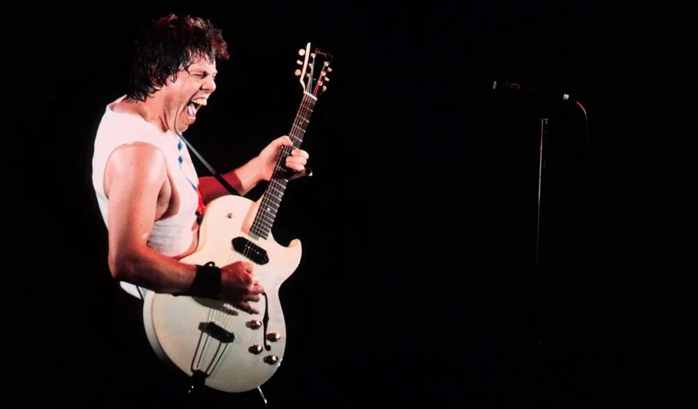 George thorogood bad to the. Джордж Торогуд. Джордж Торогуд 1982. Фото George Thorogood. George Thorogood в молодости.