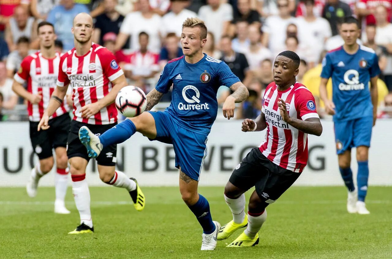 Зволле нидерланды. Туре андре флу сборная норвегии. Нидерланды футбол. Graafschap college в нидерландах. Голландия 30 апреля.