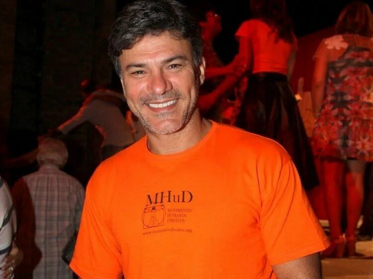 Adriano leonardo борода. Лео виейра. Леонардо виера леонардо брисио сущана виера. Леонарду виейра. Леонарду виейра.