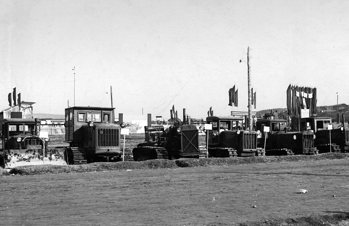 ликвидация машинно тракторных. ликвидация машинно тракторных. машинно-тракторная станция. 1958 реорганизация машинно тракторных станций. мтс машинно-тракторная станция.