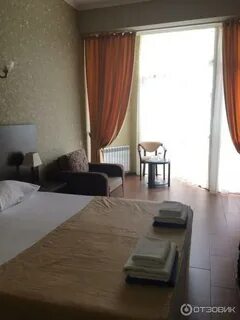 Лазурное окно лазаревское