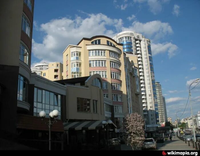 Тихвин дом екатеринбург. Хохрякова, 48. Екатеринбург, ул. Тихвинская улица екатеринбург. Ул хохрякова 48 екатеринбург.