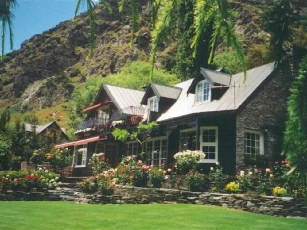 Как живут люди в новой зеландии. Вилла абрамова в новой зеландии. дом в новой зеландии. новая зеландия архитектура старая. дом на берегу новая зеландия.