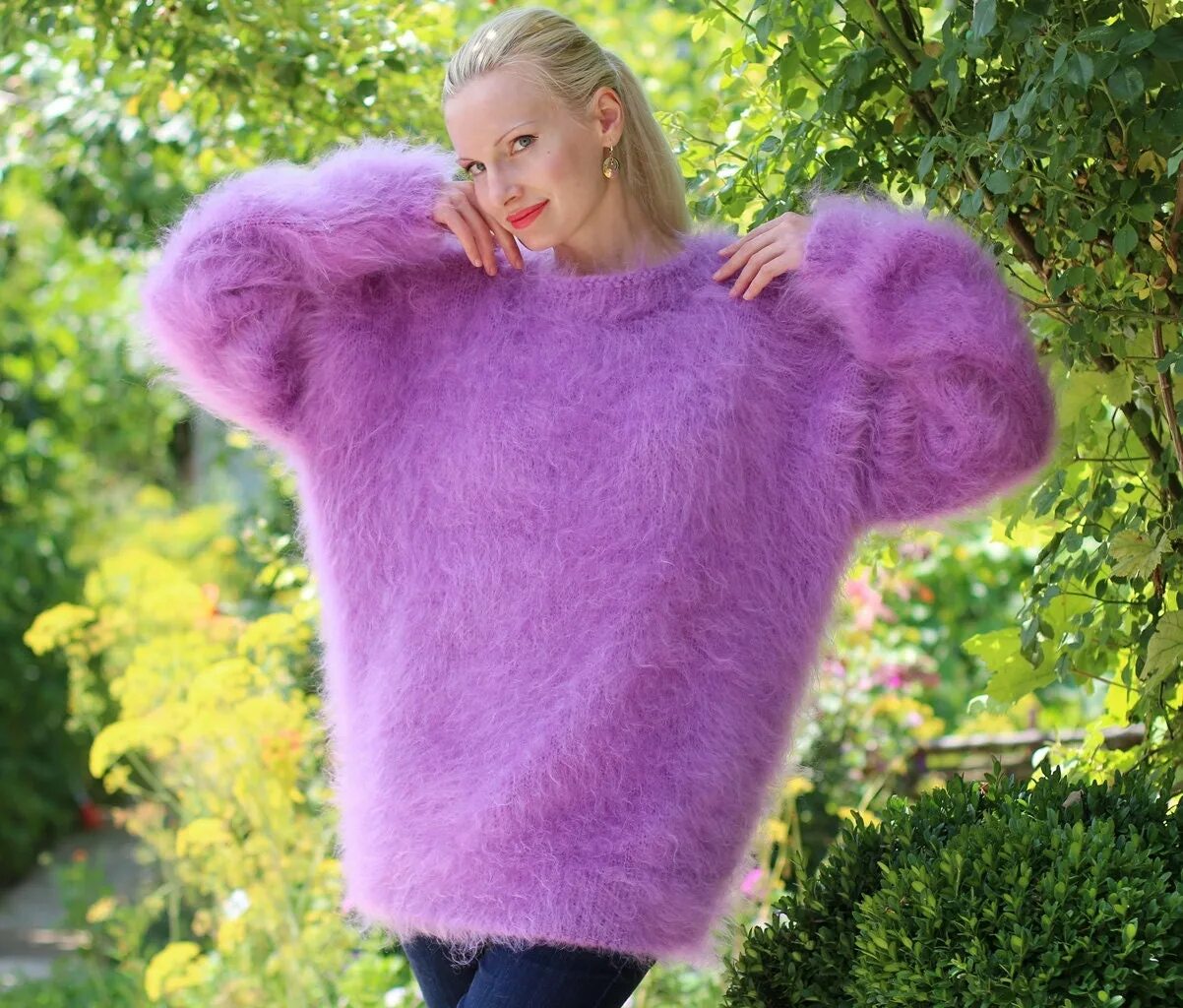 Мохеровый пуловер 2020. Es angora 100 mohair lock пряжа. Жилет из мохера. Supertanya mohair платье. Жилет из ангоры.