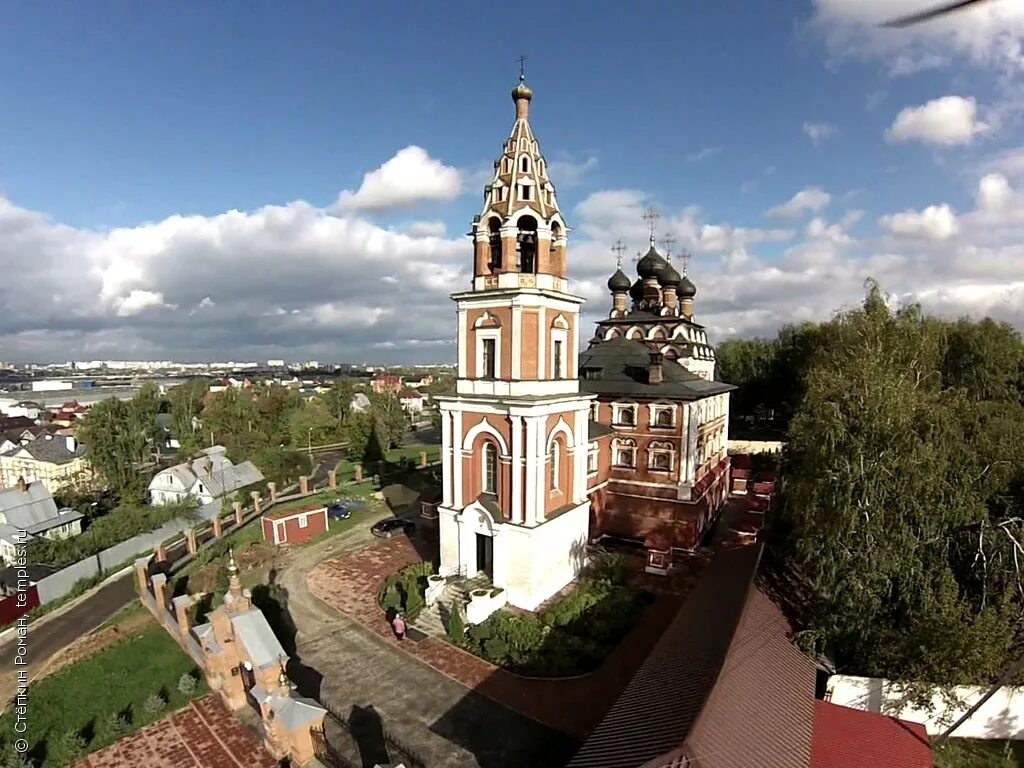 Подмосковные котельники. Церковь в Котельниках Казанской Божьей. Храм иконы Божьей матери Котельники. Храм Казанской иконы в Котельниках. Казанский храм в городе Котельники.