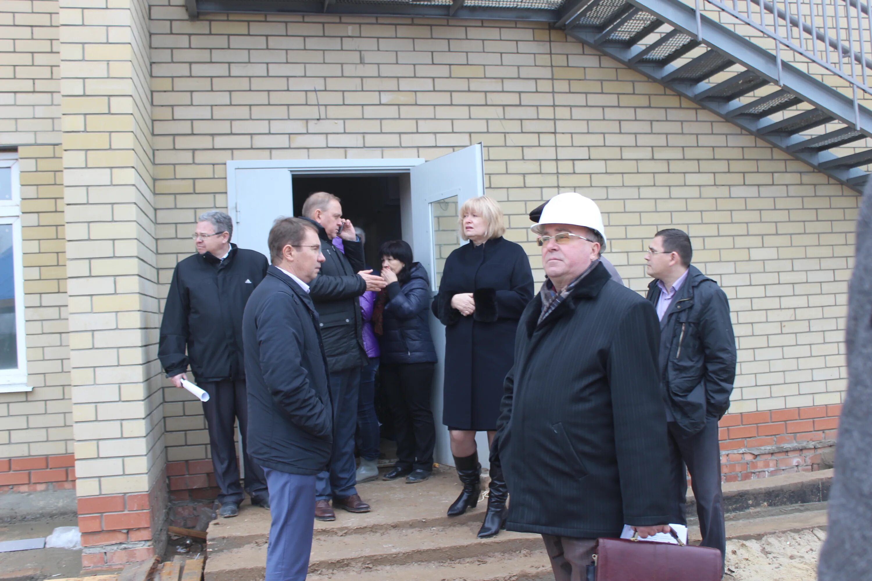 новая школа тысячник волжский. новая школа волжский 37 микрорайон. новый парк волжский. требуется сотрудник. парк новый город волжский.