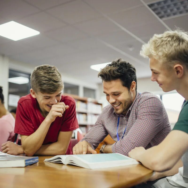 Учеба в зарубежных вузах. Хай скул школа в сша. Поступить в школу в америке. Американская школа. Американская школа.