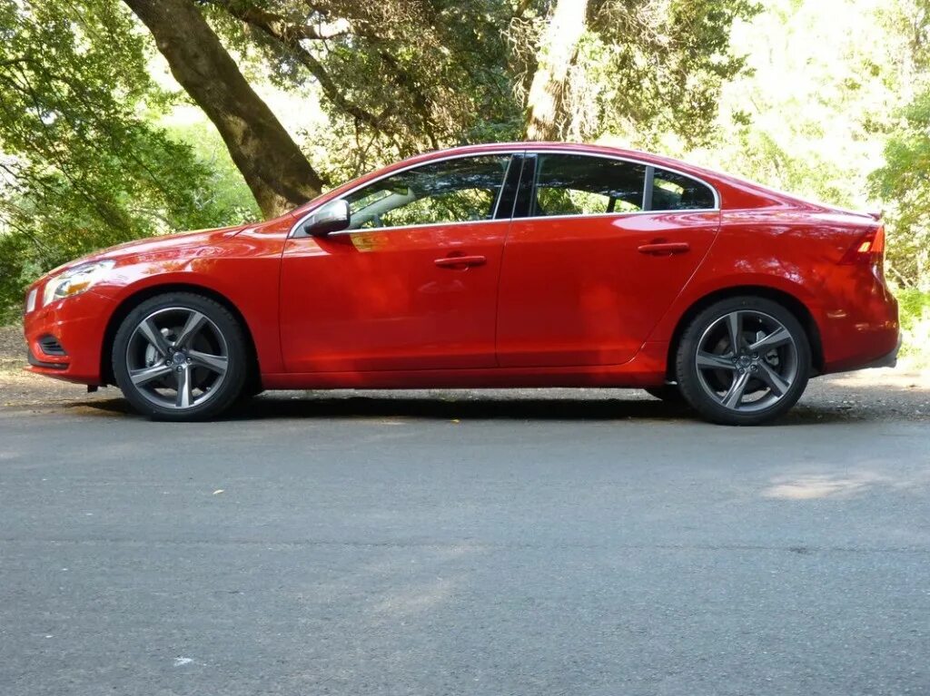 S 60 15. R-Design Volvo s60 диски. Volvo s60 r Design first. S60 r Design t6 Red. Volvo s60 r Design first Edition.