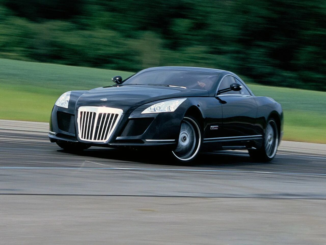 Дорогой мерс. Mercedes-Benz Maybach Exelero. Майбах Exelero. Мерседес Бенц Maybach Exelero. Maybach Exelero 2005.