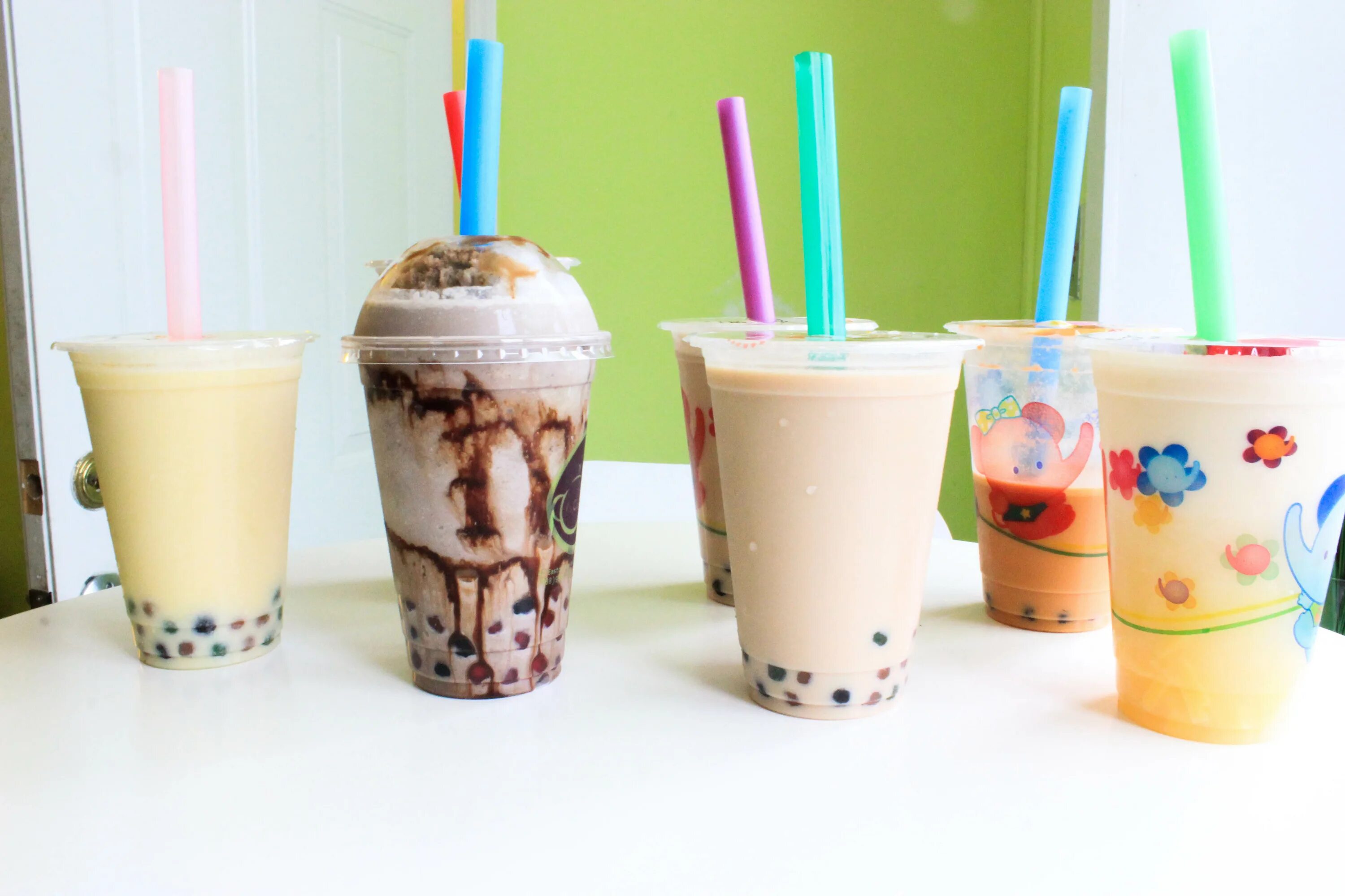 Тапиока Bubble Tea. Шарики тапиоки для Bubble Tea. Напиток бабл ти. Коктейль бабл ти.