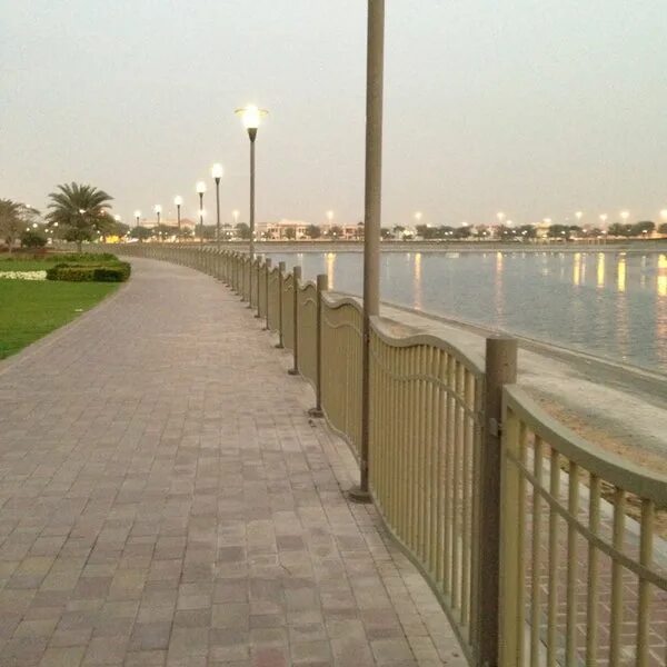 Парк аль-барша. Парк al qouz pond park. Парк аль-барша. Al barsha park. Al barsha park.