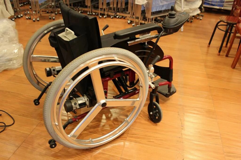 Можно сдать коляску. Комнатная инвалидная коляска Альфа 20 45 см. Рычажная инвалидная коляска модель 407. Shuttle Discovery коляска инвалидная. Ds110-3 инвалидная коляска.