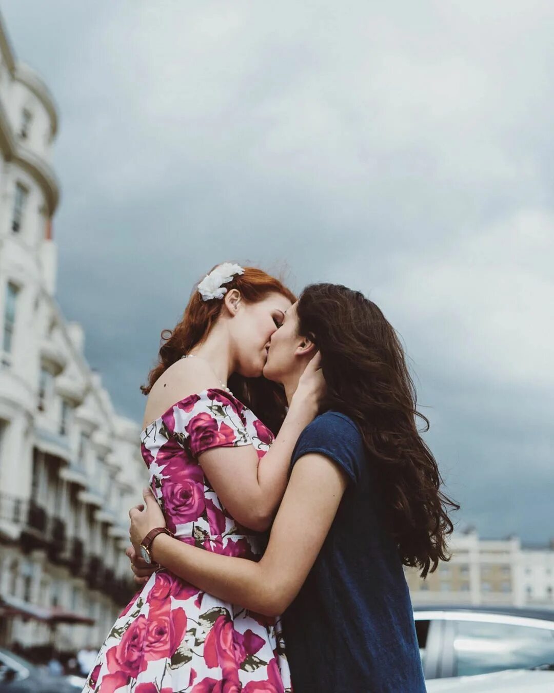 Lesbian category. Лесбийские поцелуи Зои Дойч. Красотки целуются. Красивый лесбийский поцелуй. Азиатские девочки лесби.