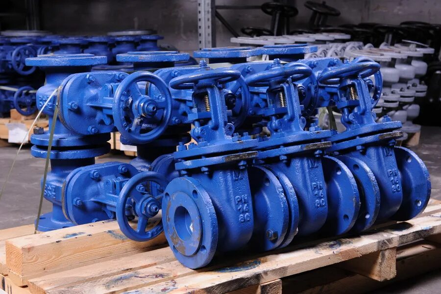 Производство запорной арматуры. Задвижка с электроприводом dn300. Ртмт задвижки. Завод запорной арматуры. Завод запорной арматуры.