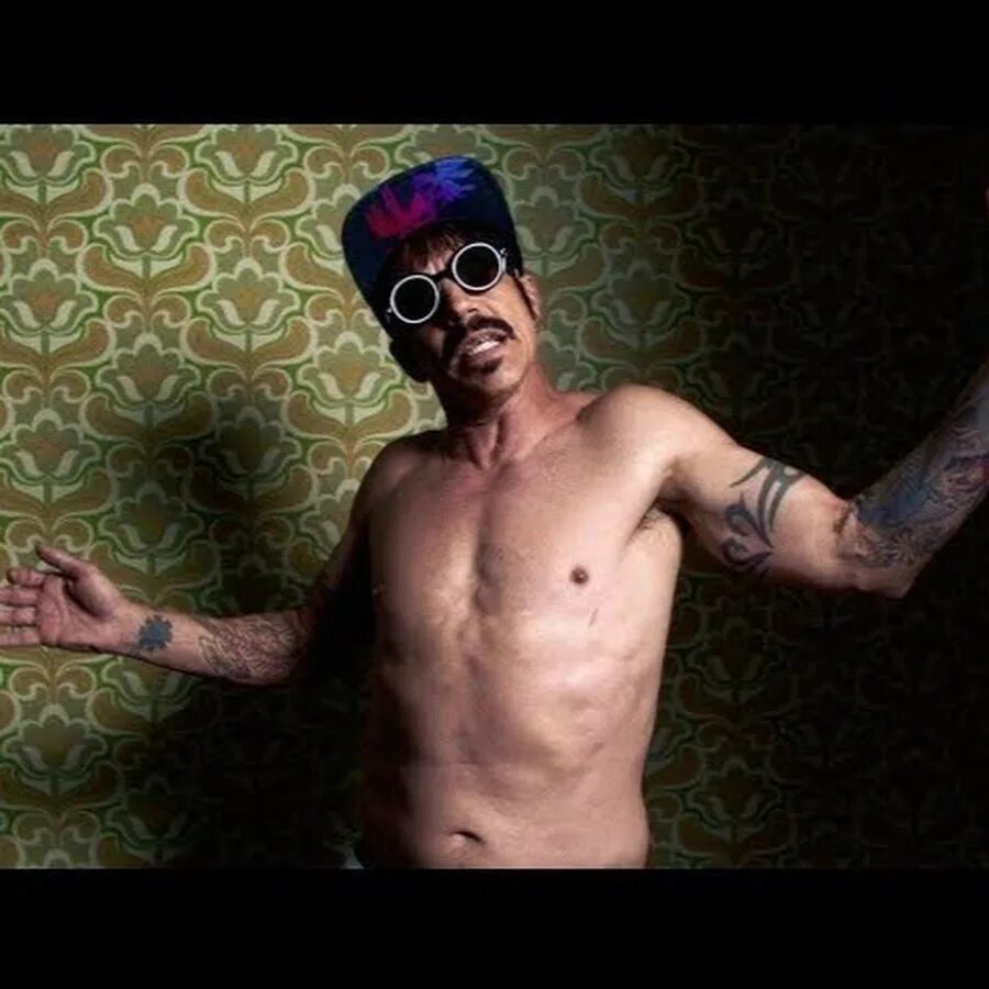 Red hot chili peppers dark necessities обложка. Rhcp dark necessities. Red hot chili peppers солист. Red hot peppers dark necessities перевод. Red hot chili peppers californication.