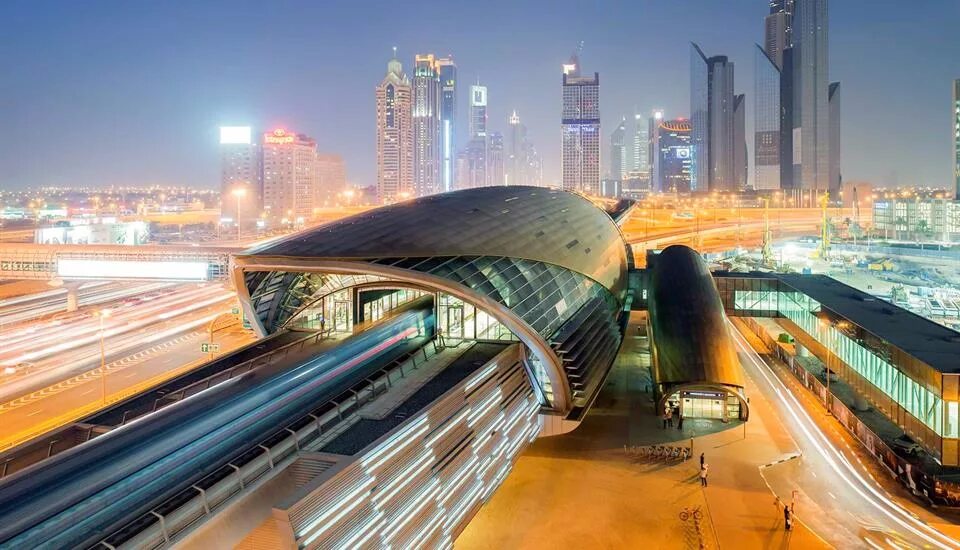 Наземные метро в дубае. Метро дубай 2030. Бурджуман в дубае метро станция. Жд вокзал дубай. Burjuman станция метро.