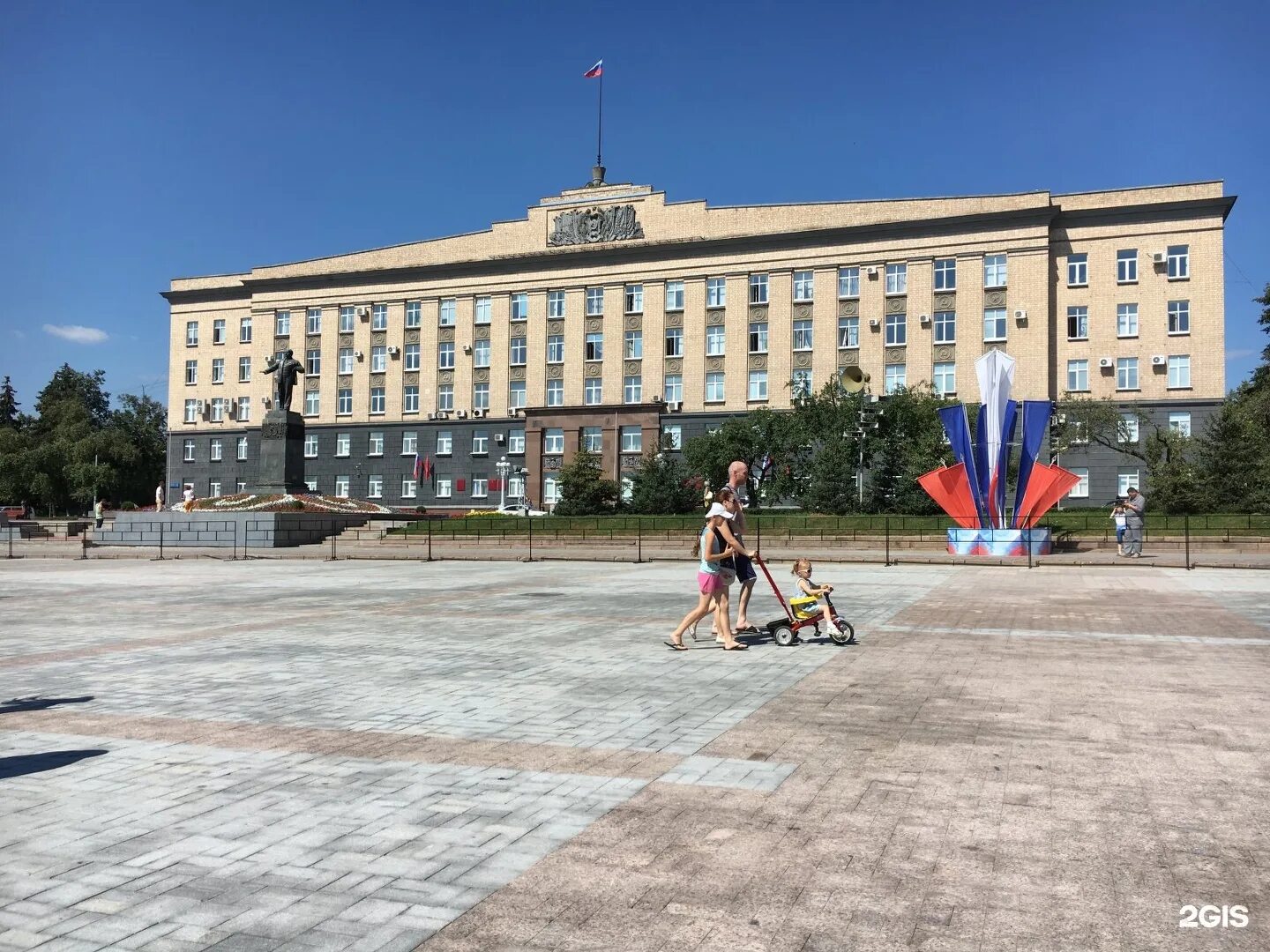 Пл орел. Площадь Ленина Орел. Площадь Ленина 2 Орел. Площадь города орла. Ленинская площадь Орел.