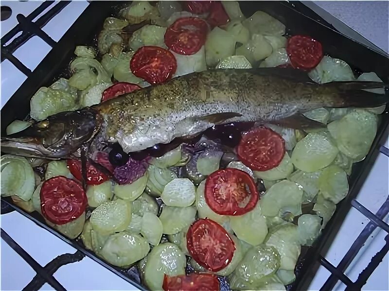 Фаршированная щука в духовке целиком - рецепт с фото