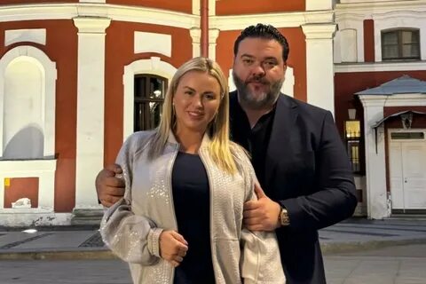 Чехиялық әйел көшеде ақша үшін минет жасады.