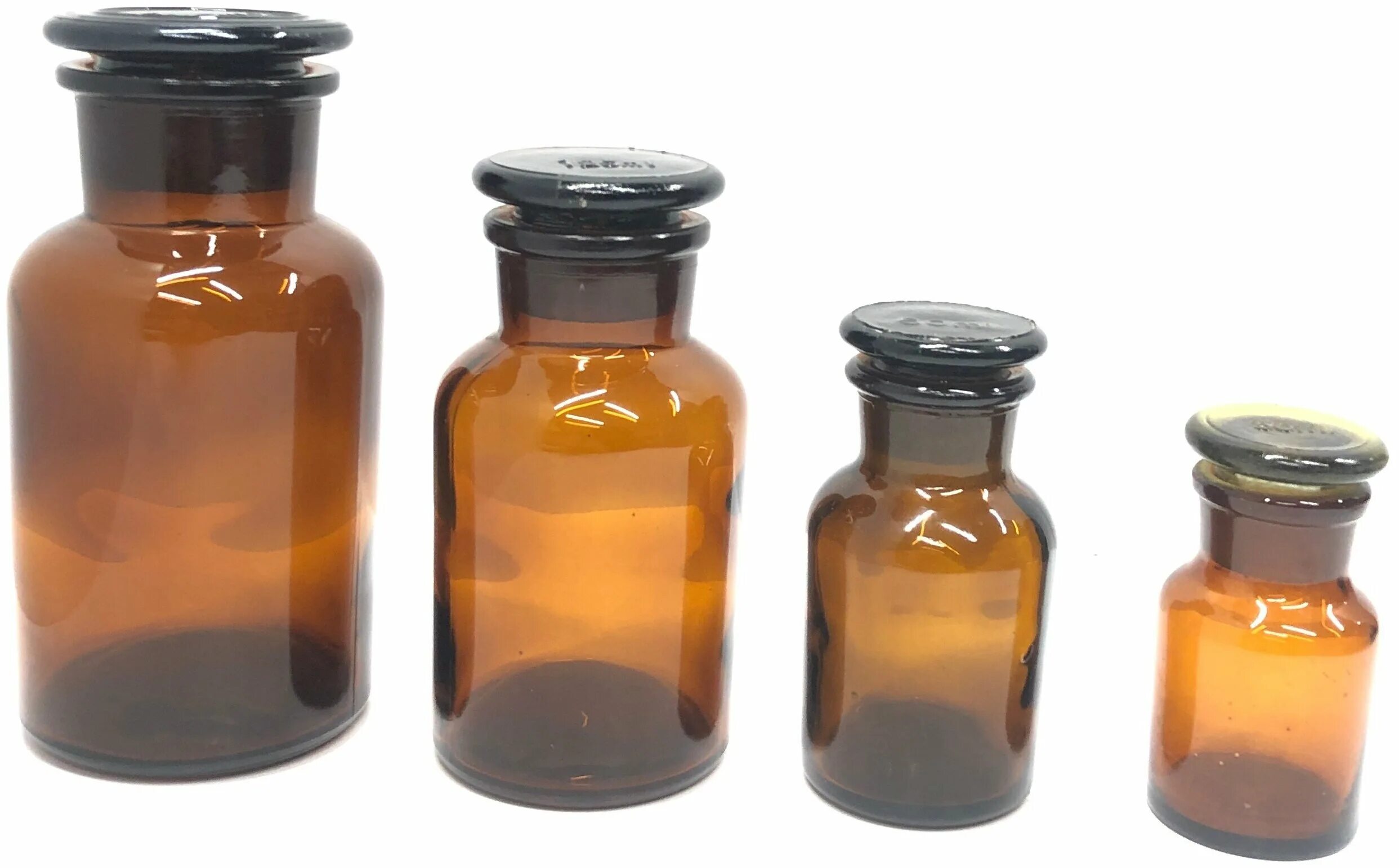 в 3 склянках без этикеток