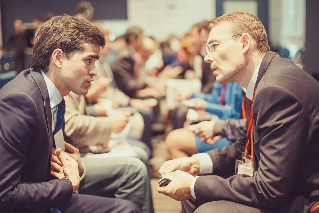 Face to face meeting. Face-to-face conferences. общение фейс ту фейс. владелец бизнеса. лицом к лицу бизнес.