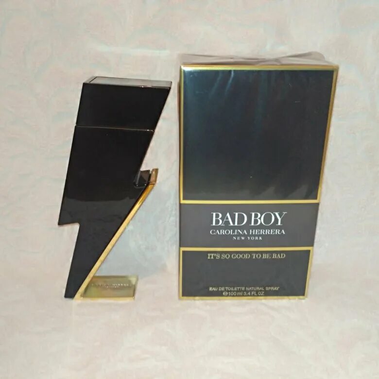 Туалетная вода bad. Парфюм Bad boy Carolina Herrera. Carolina Herrera Bad boy 100 ml + 10 ml. Carolina Herrera Bad boy extreme парфюмерная вода 50мл.