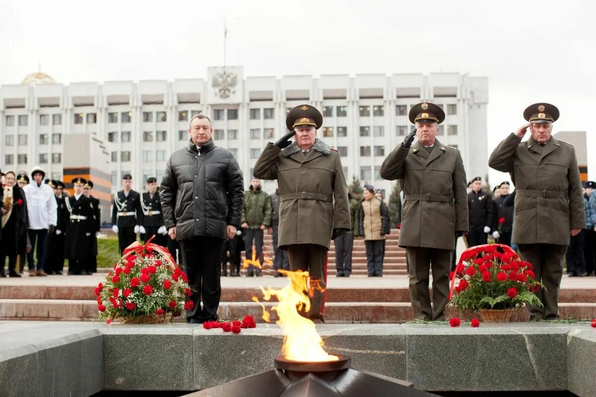 Памяти героям отечества. День героев Отечества. Чествование героев. День памяти героев Отечества. Празднование дня героев Отечества.