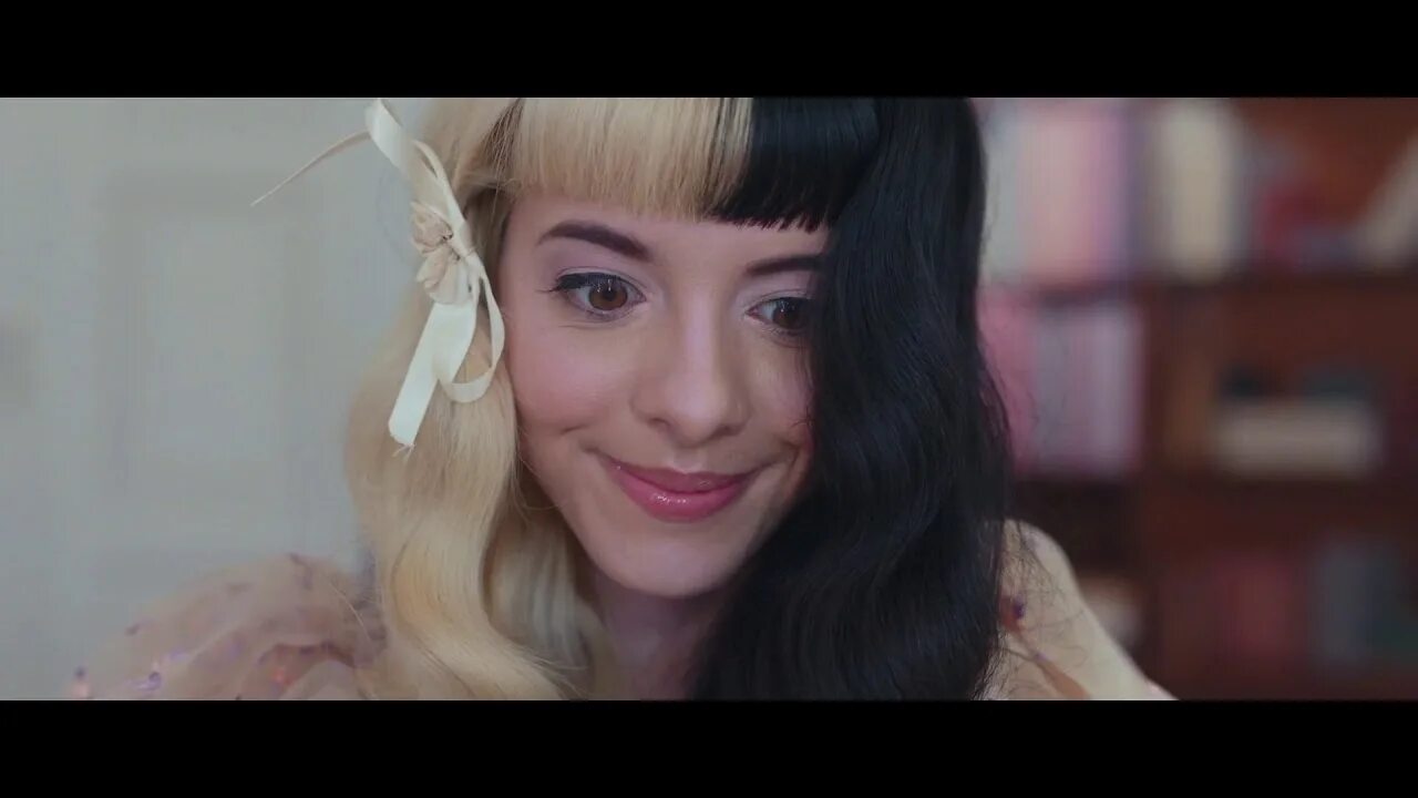 К12 melanie martinez. Detention melanie. Detention melanie. Мелани мун прибивают грудь. Detention melanie.