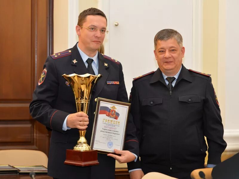Начальник гу москвы. Генерал олег баранов. начальник гу мвд по москве олег баранов. баранов олег анатольевич начальник. генерал лейтенант мвд москва.