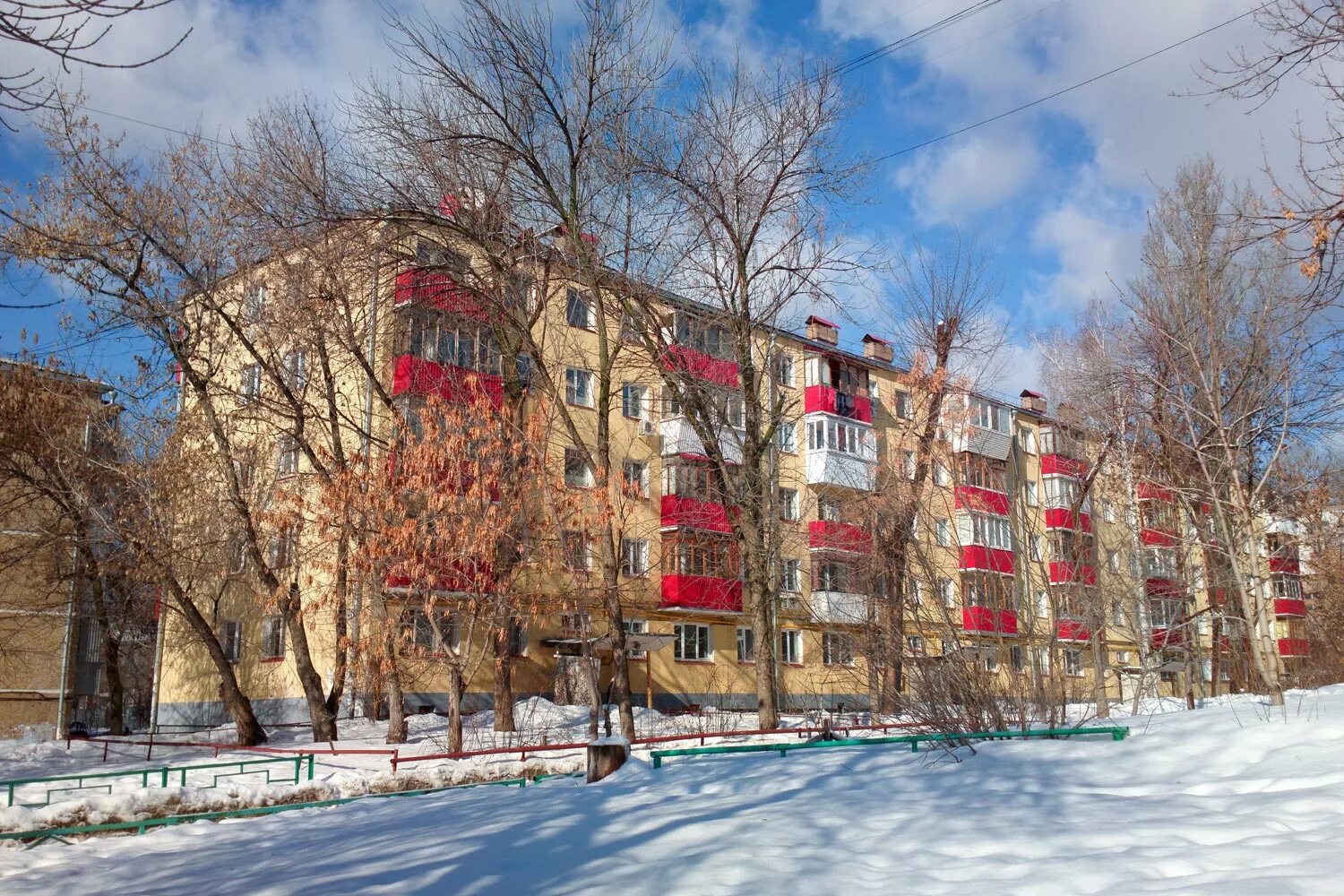 Город мориса тореза. Город мориса тореза