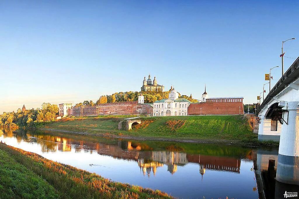 Берег днепра смоленск. Смоленск на берегу днепра. Река днепр в смоленске. Берег днепра смоленск. Набережная реки днепр смоленск.