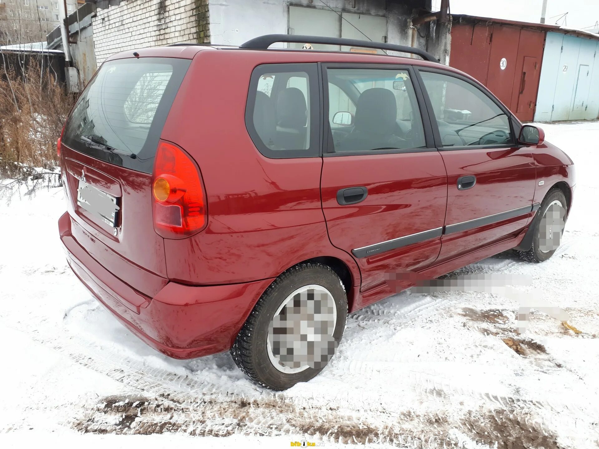 Mitsubishi space star 2003