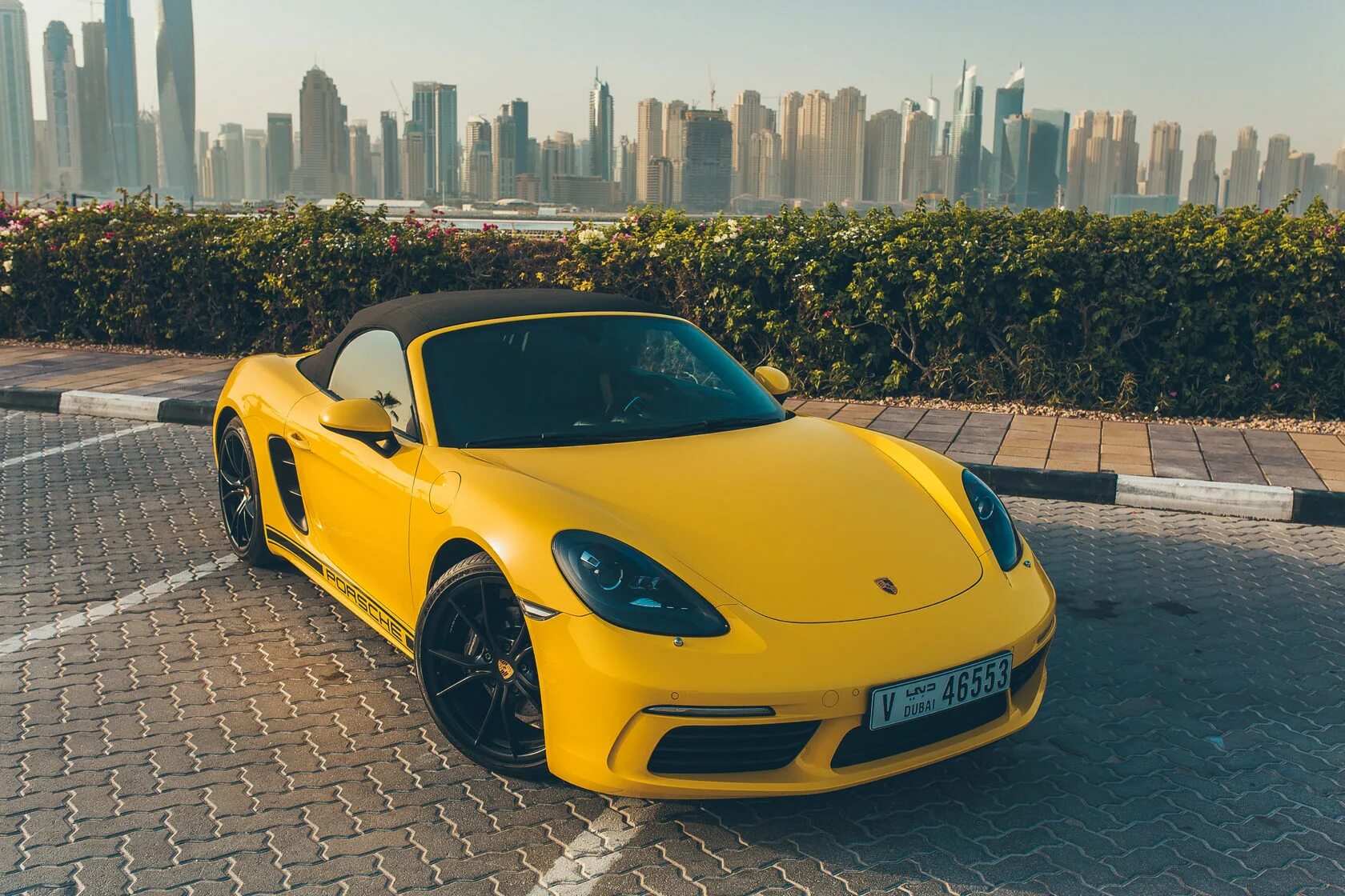 Porsche dubai. Porsche dubai. Порше машину 2020. Porsche dubai. Порше центр в дубае.