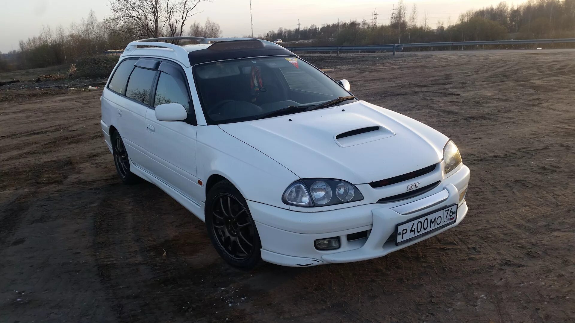 Тойота Калдина универсал 1999. Toyota Caldina 1999 gt. Тойота Калдина 210 белая. Тойота Калдина универсал 1999 года.