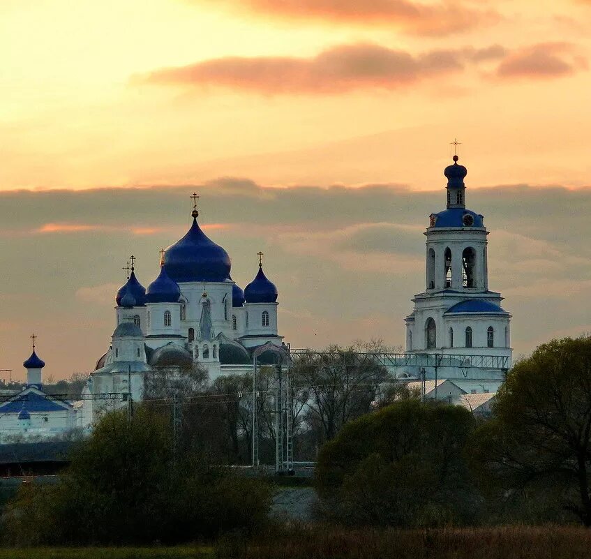 Монастырь боголюбово владимирская. Владимир боголюбово суздаль. Архитектурный ансамбль боголюбово. Боголюбовский обществознание. Боголюбовский монастырь торжок.