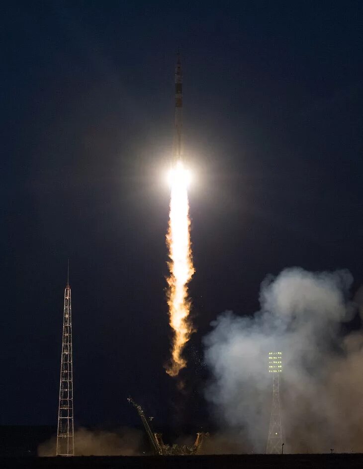 Запуск корабля. Старт с байконура. байконур союз запуск. взлет ракеты с байконура. старт корабля союз.