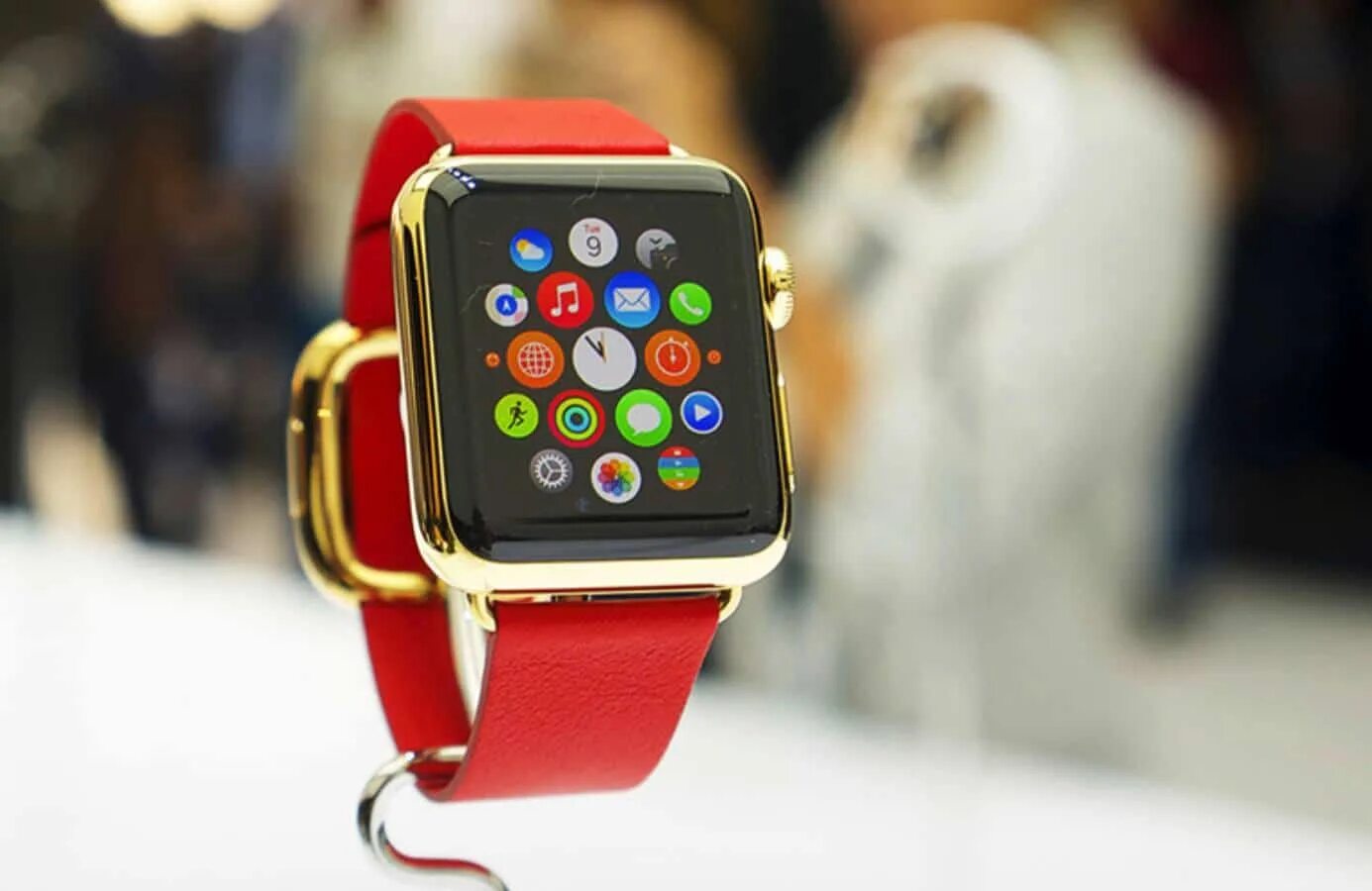 Iphone watch. Часы эпл вотч. Часы эпл вотч последняя модель. Часы эпл женские. Часы эпл вотч на 10 айфон.