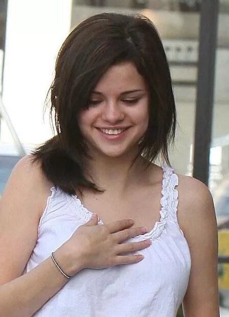 Гомес без макияжа. Selena gomez без макияжа.
