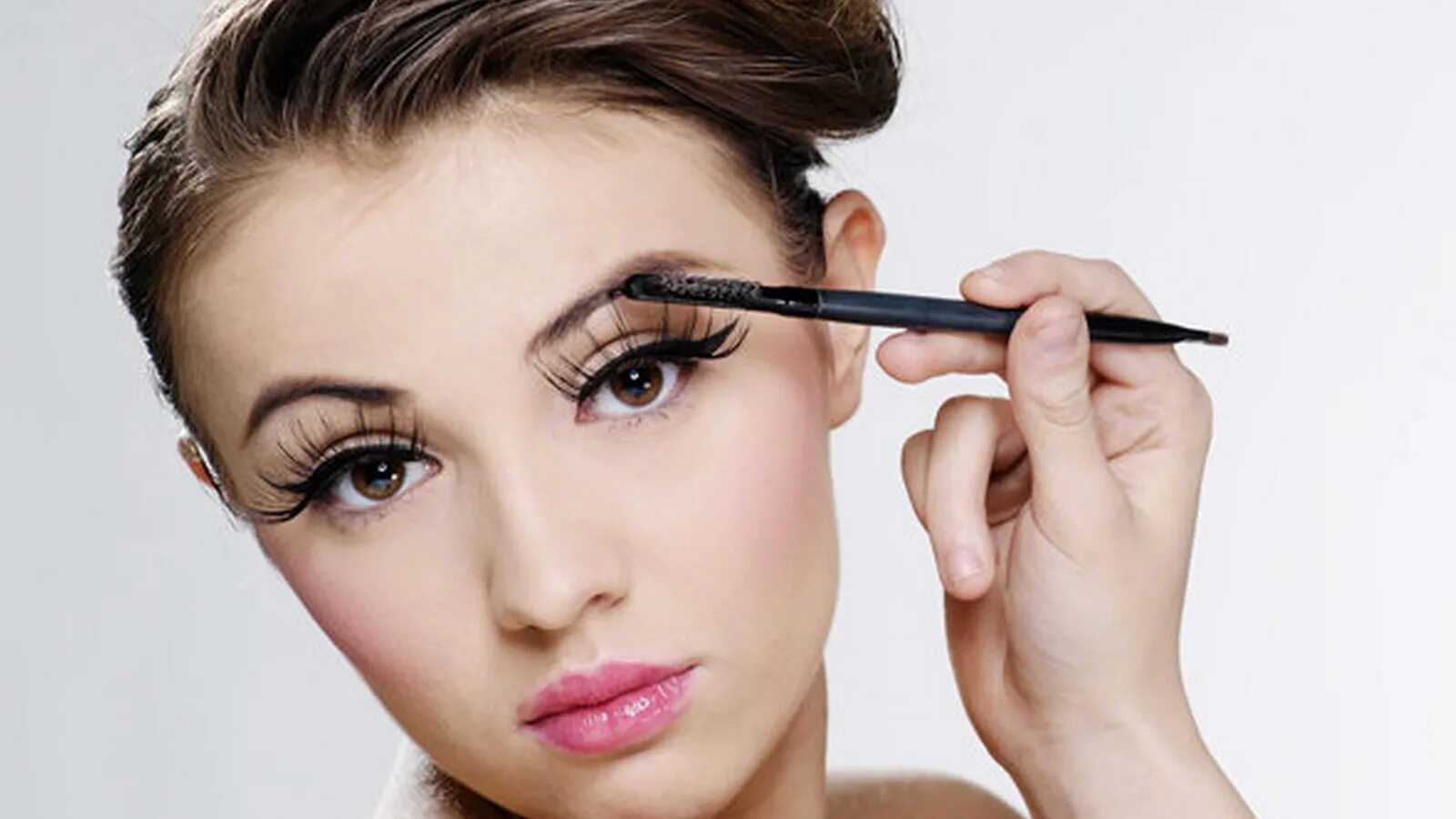 Make brows. Красивые брови. Идеальные брови. Макияж бровей. Брови стрелки.