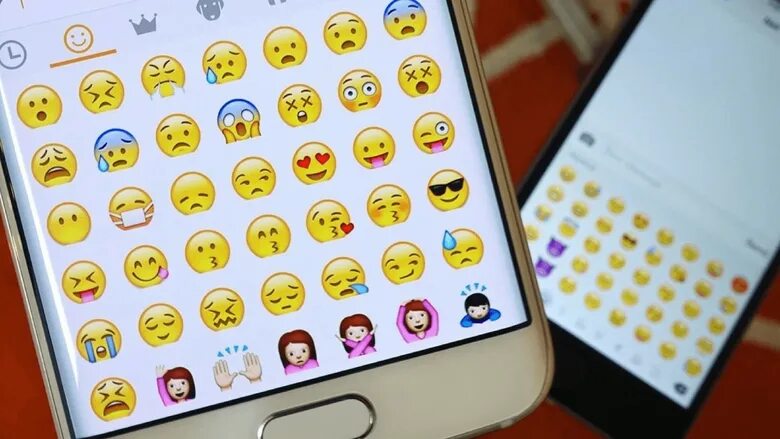 Как закрыть фото смайликом на телефоне Soon all Android users will be able to see the latest emoji sort of