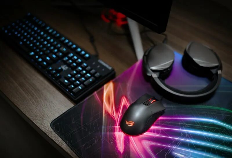 Клавиатура сканирующий порт. Игровая клавиатура мышь наушники рейзер. Девайсы 2023 года. Клавиатура steelseries apex 3 tkl. Игровая клавиатура мышь наушники рейзер.