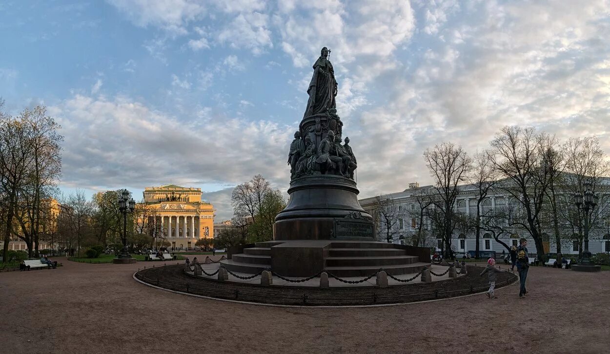 Спб нулевой. Екатерининский сквер Санкт-Петербург. Екатерининский сквер СПБ. Екатерининский сквер Краснодар. Екатерининский сквер на Невском проспекте.