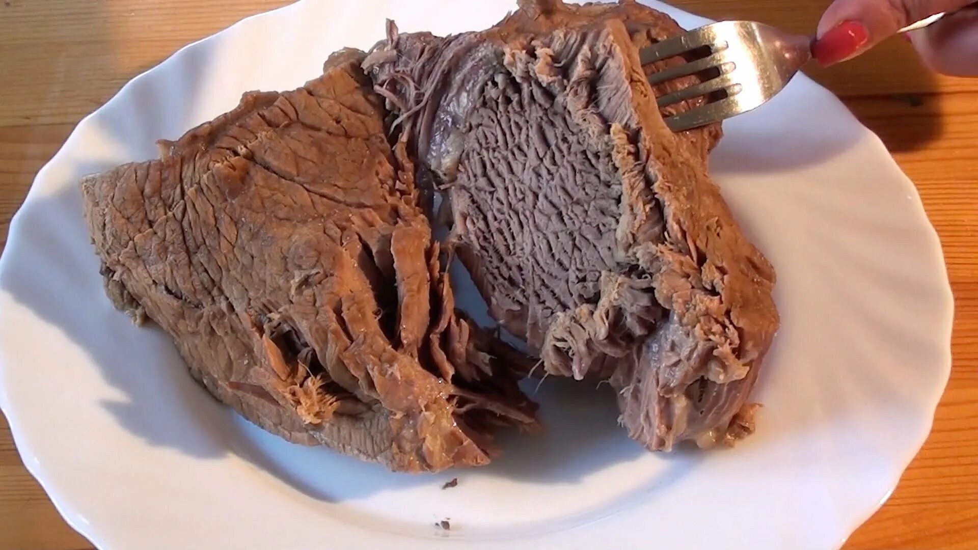 Отварное мясо. Вареная говядина фото. Вареное мясо. Отварное мясо говядины. Вареная говядина.