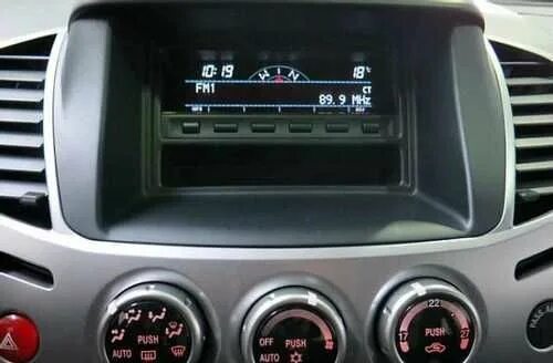 Mitsubishi l200 бортовой компьютер. Бортовой компьютер на митсубиси кольт 2005 года. Бортовой компьютер mitsubishi. Бортовой компьютер паджеро 3. Бортовой компьютер mitsubishi lancer 9.