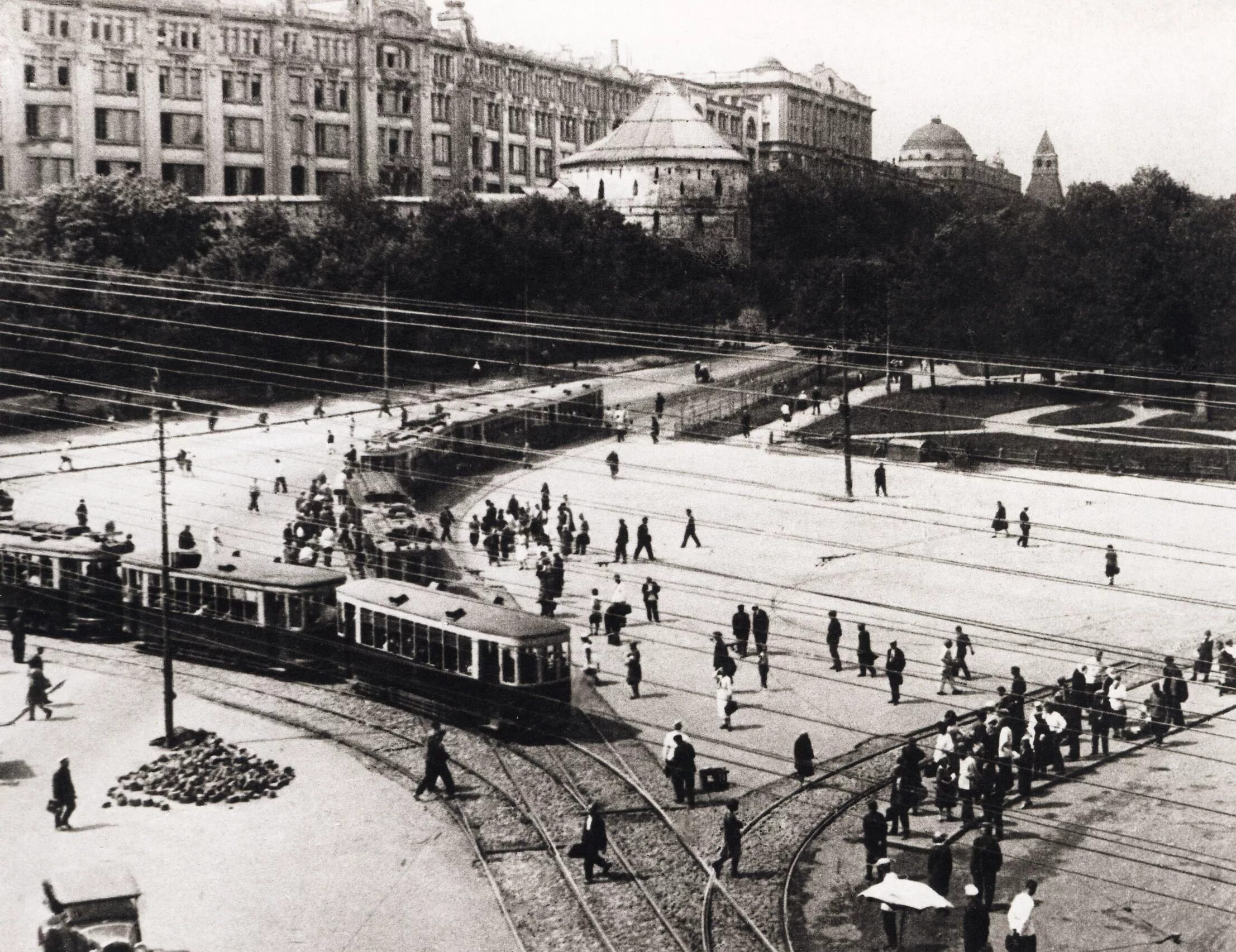 Улицы 1930 х годов. Старая Москва Наума Грановского. Площадь Ногина 1980. Площадь Ногина Москва. Москва 1930-е.