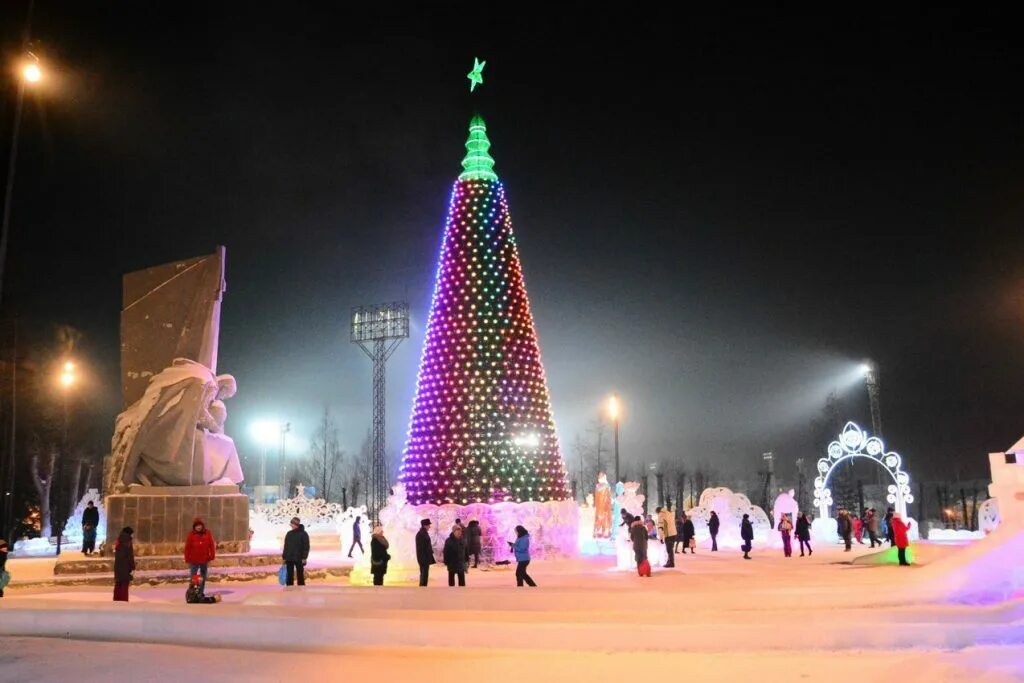 ледовый дворец город кировград. ледовая арена угмк екатеринбург. ледовая арена угмк святогор красноуральск. ледовый красноуральск. ледовая арена молодость красноуральск.