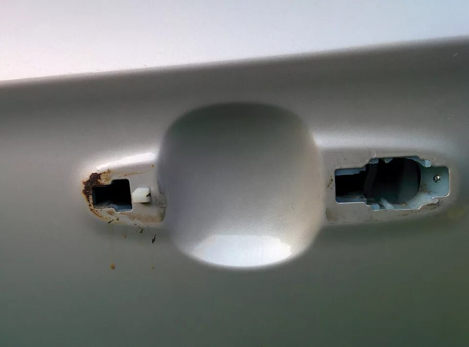 Дверь i20. 770042y010. Двери i20. Разбор задней двери i40. Стойка на дверь hyundai i20.