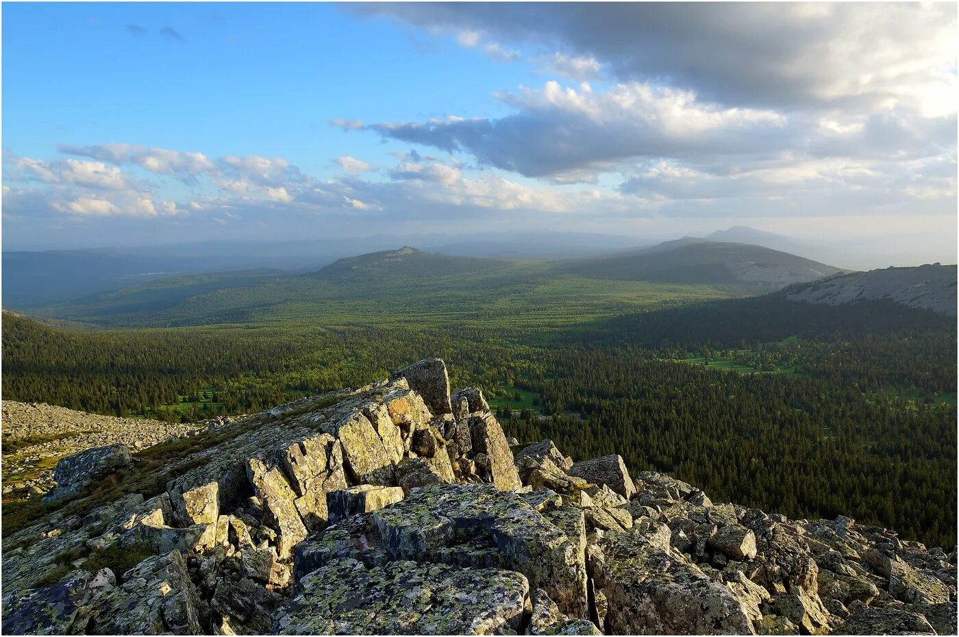 иремель уральские горы леса. уральские горы гора ямантау. иремель уральские горы. зюраткуль национальный парк гора уван. склоны южного урала.