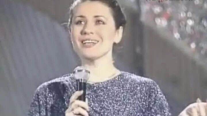 Песни толкуновой караоке. Песни толкуновой караоке. Любовь толкунова певица. Мама толкуновой. Я деревенская толкунова.